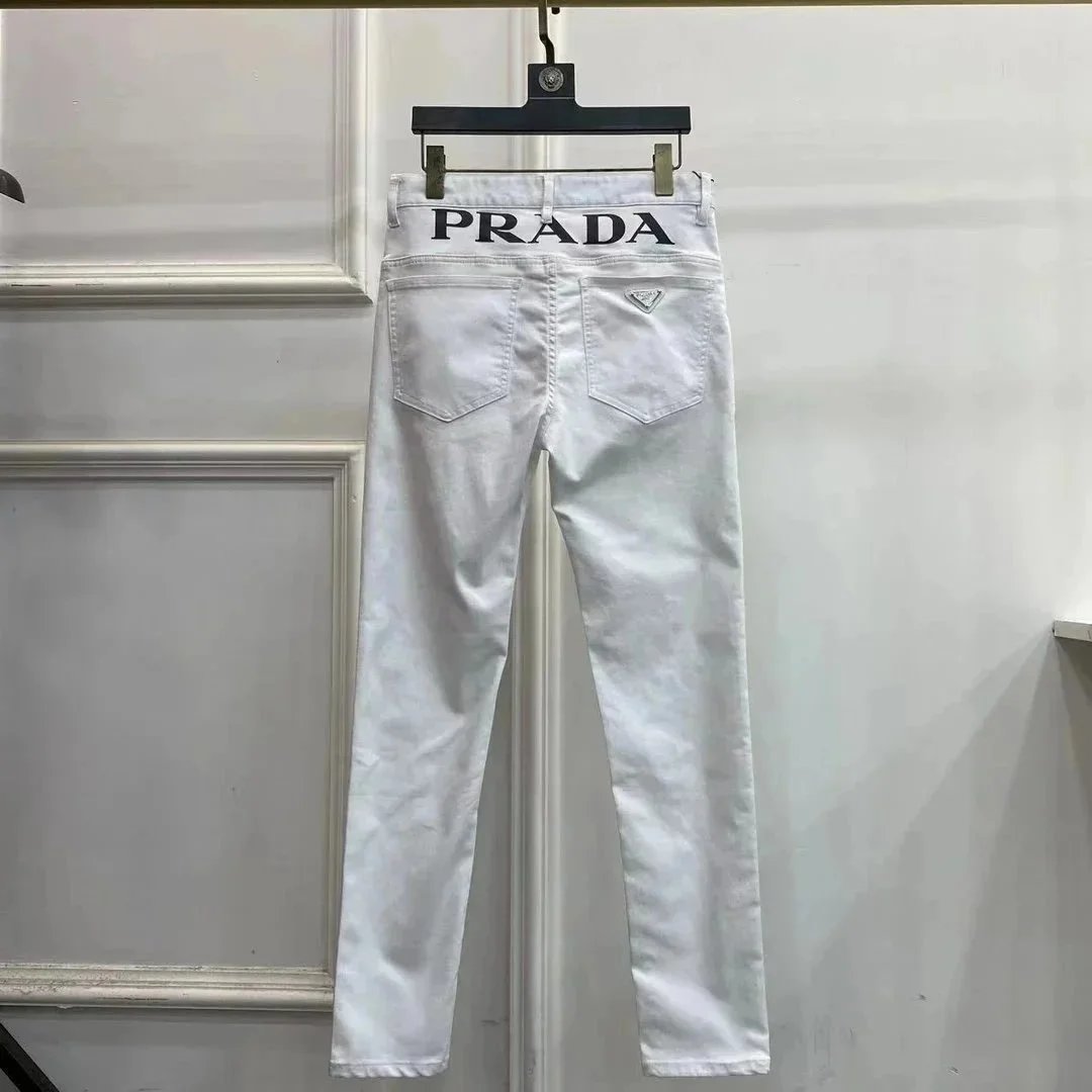 Classic versatile comfortable jeans