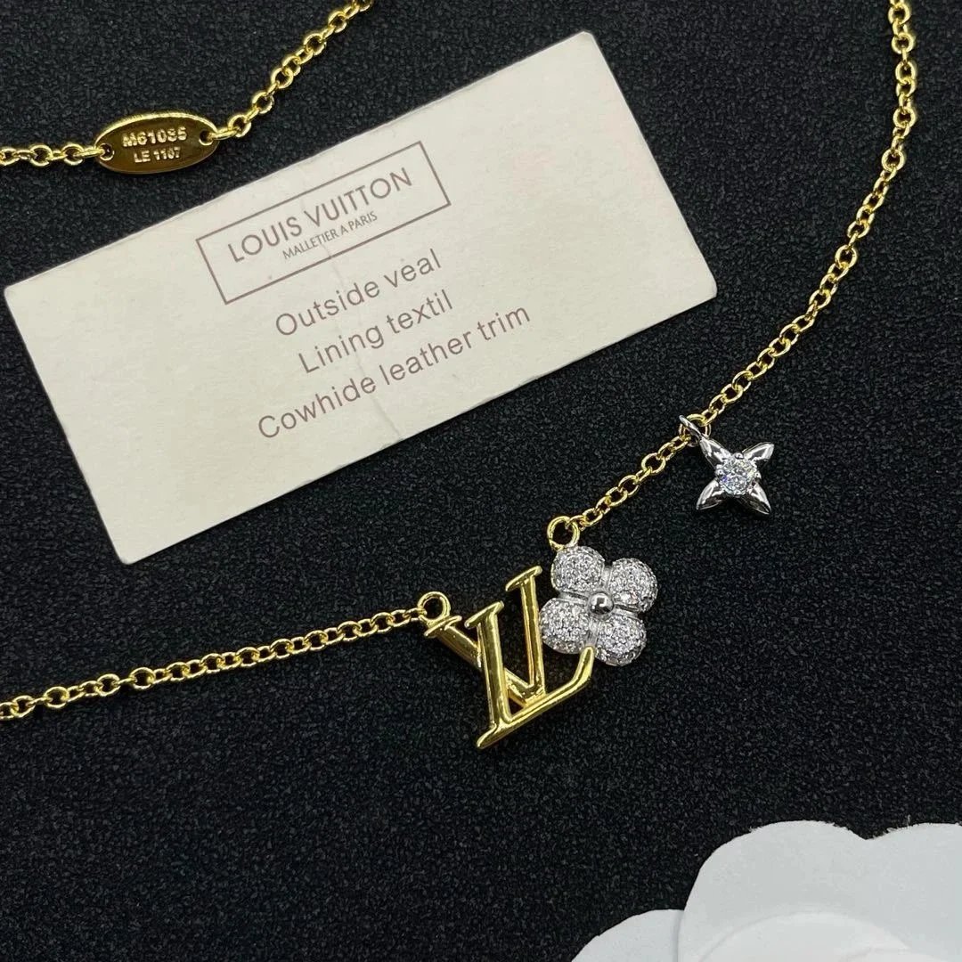 Louis Vuitton LV Monogram Flower Star Pendant Necklace Gold Chain Jewelry