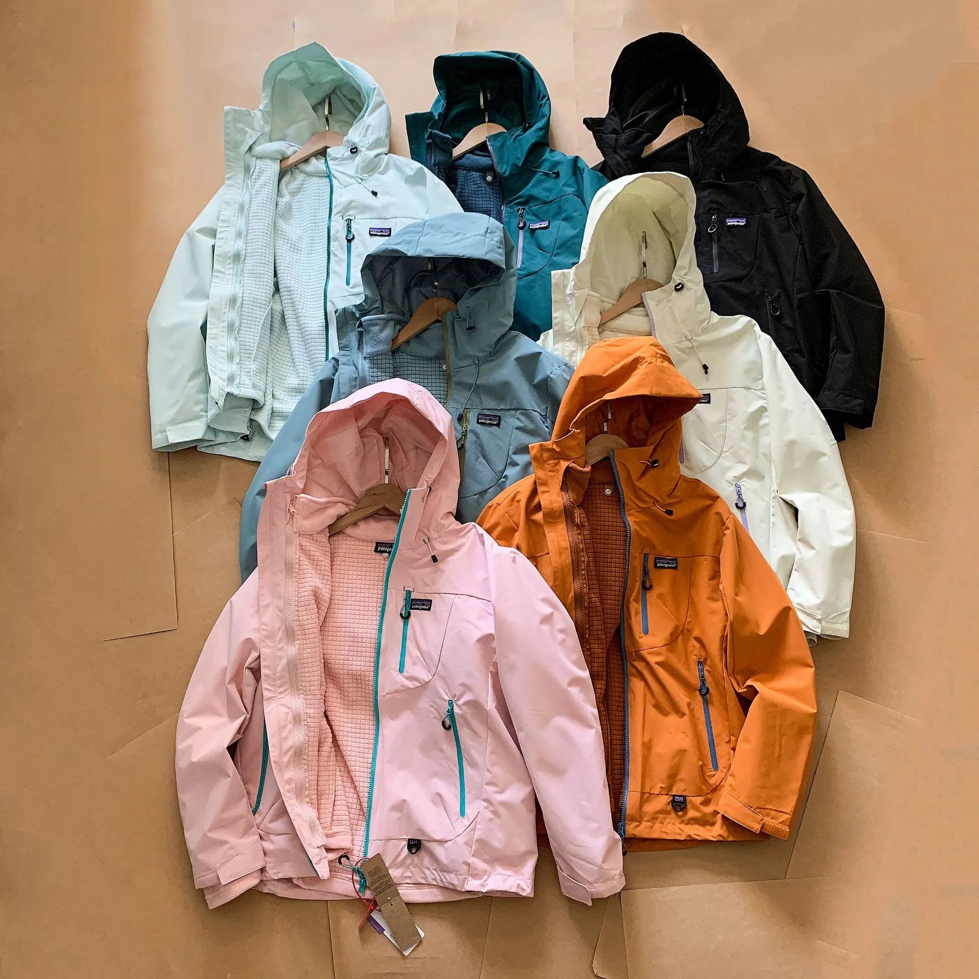 Patagonia Women's Rain Jacket Lightweight Waterproof Outdoor Hooded Jacket