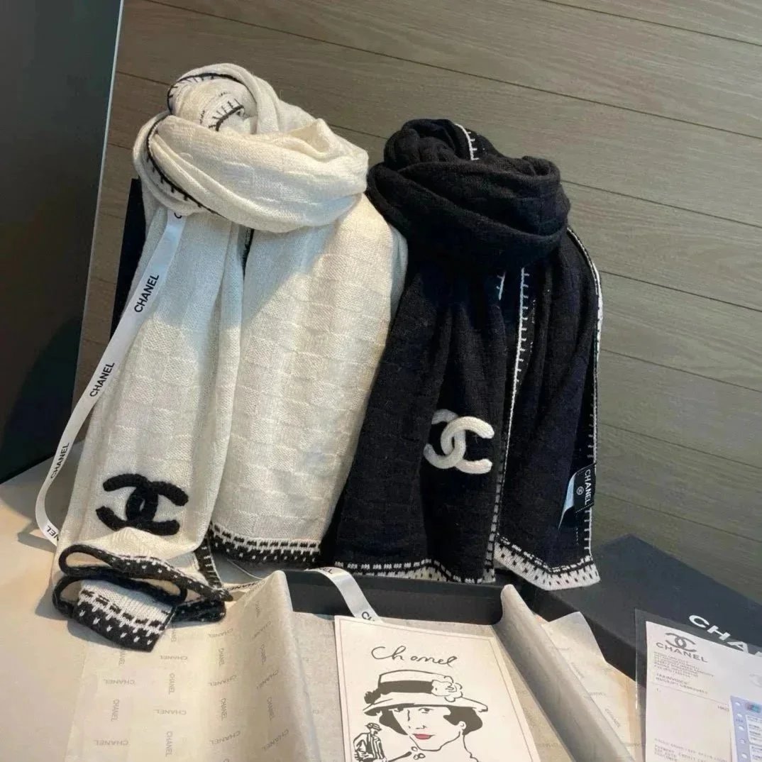 Chanel Classic Logo Wool Scarf in Black and White