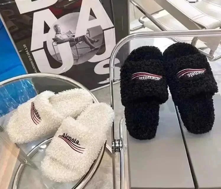 Soft Plush Slippers for Women and Men - Cozy Indoor Shoes