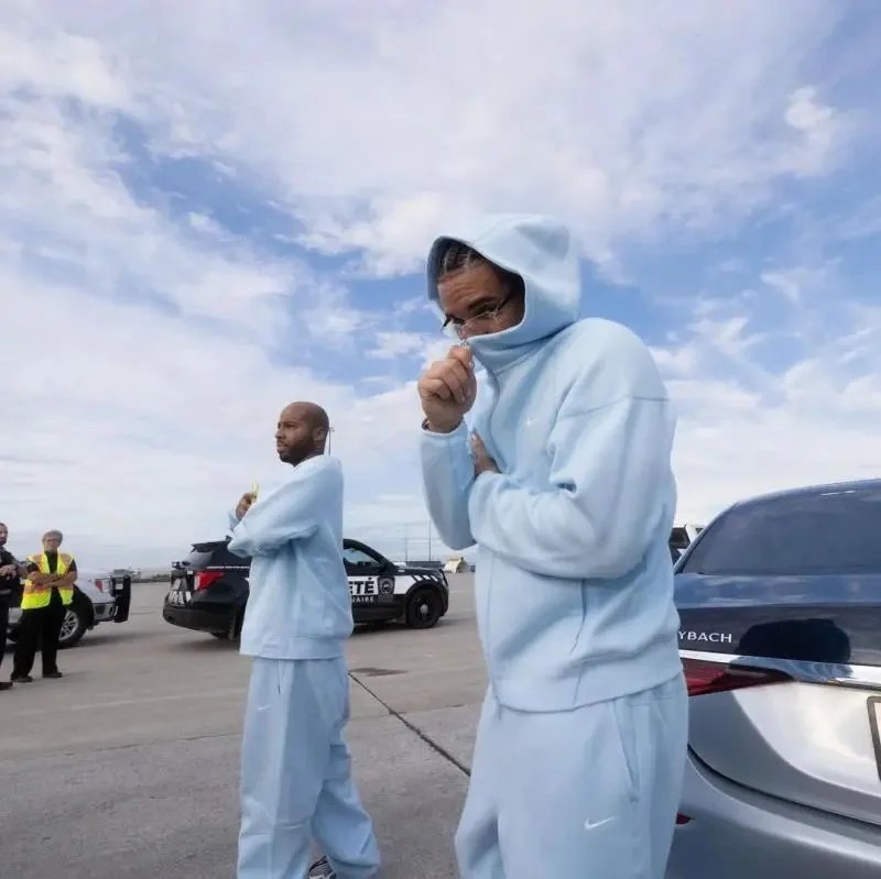 Light Blue Nike Hoodie and Sweatpants Set for Men